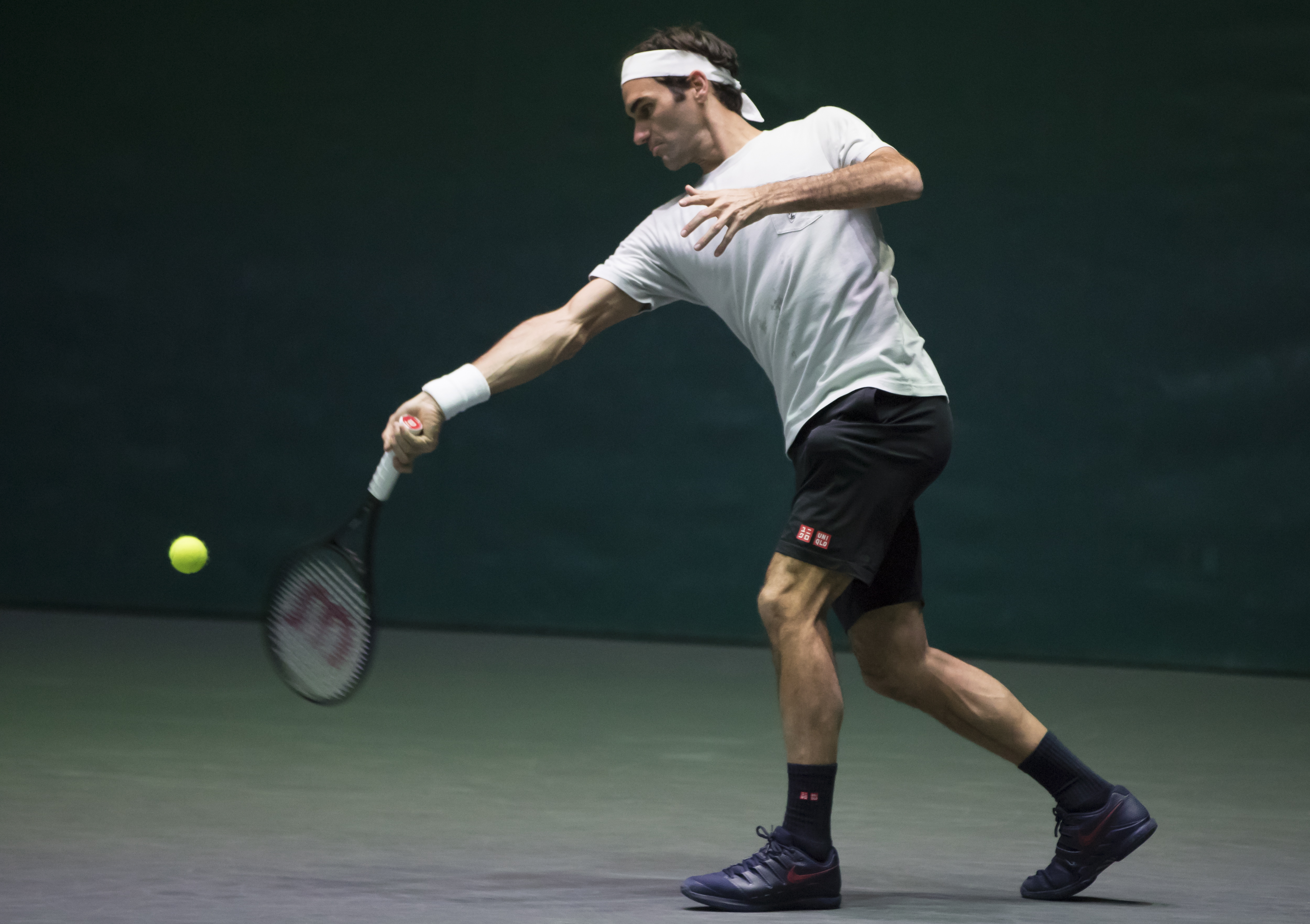 开云体育下载APP-包含巴黎圣日耳曼引发争议！，费德勒官方宣布锐不可当新规比赛高潮迭起的词条