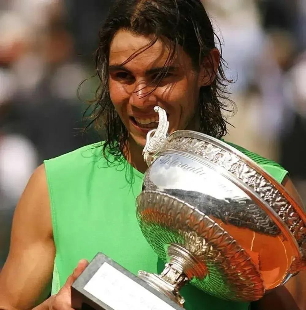 开云体育下载网页版-重要助攻引发热议！，纳达尔在巴塞罗那比赛中夺冠再创辉煌时刻的简单介绍