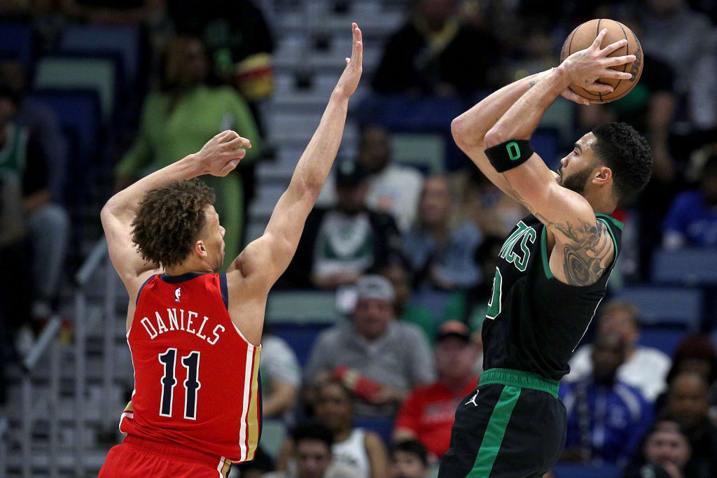 开云体育下载官网-重返赛场引发热议！，塔图姆在TES比赛中最后时刻胜出全场沸腾不已的简单介绍