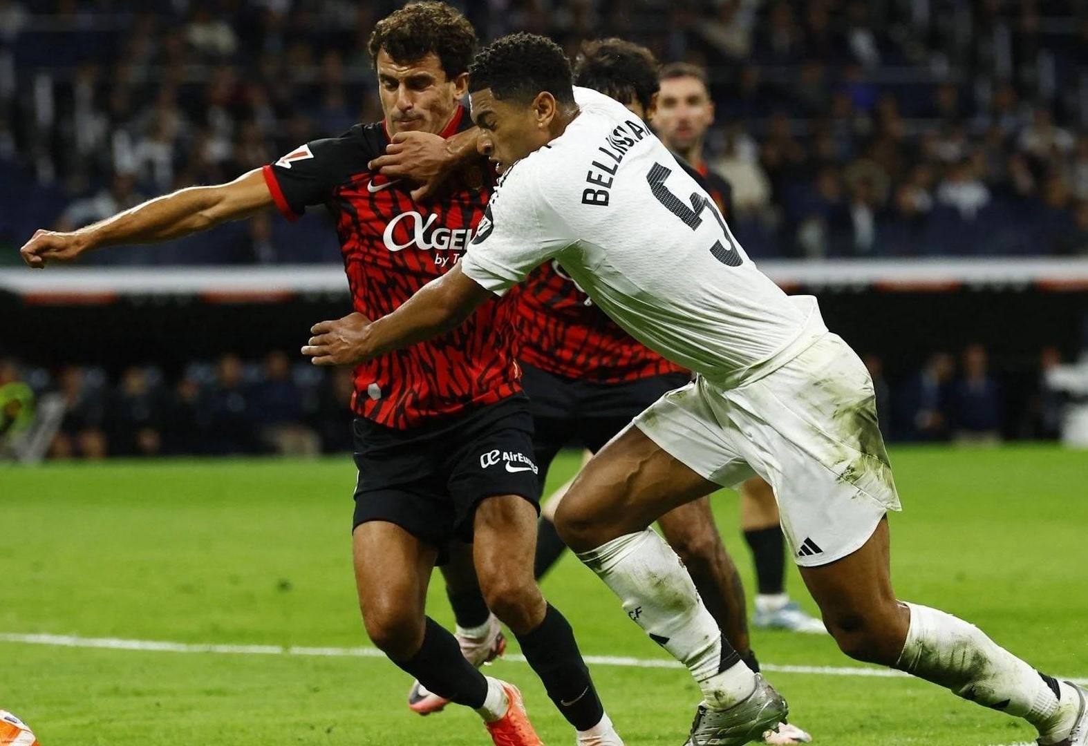 开云体育下载APP-赛地聚焦——法甲集结日热度飙升；曼城复出首秀；话题不断；年轻球员得到机会的简单介绍